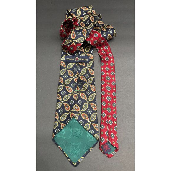 Tommy Hilfiger Silk Tie – Navy & Burgundy Paisley / Geometric – Made in USA - Picture 2 of 4